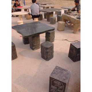 园林石雕桌椅的选材