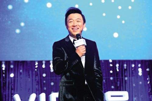 黄渤唱跳嗨翻春晚 称圆梦很兴奋