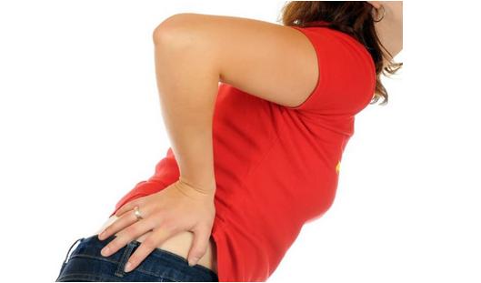 很多女性因为坐姿,错误的站立位置或者是身体过度疲劳而赢腰肌劳损