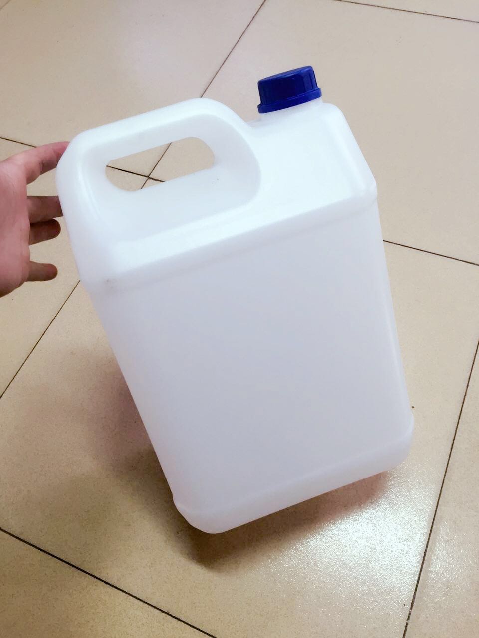 深圳10公斤塑料桶10kg塑料车用尿素桶批发10千克酒精桶